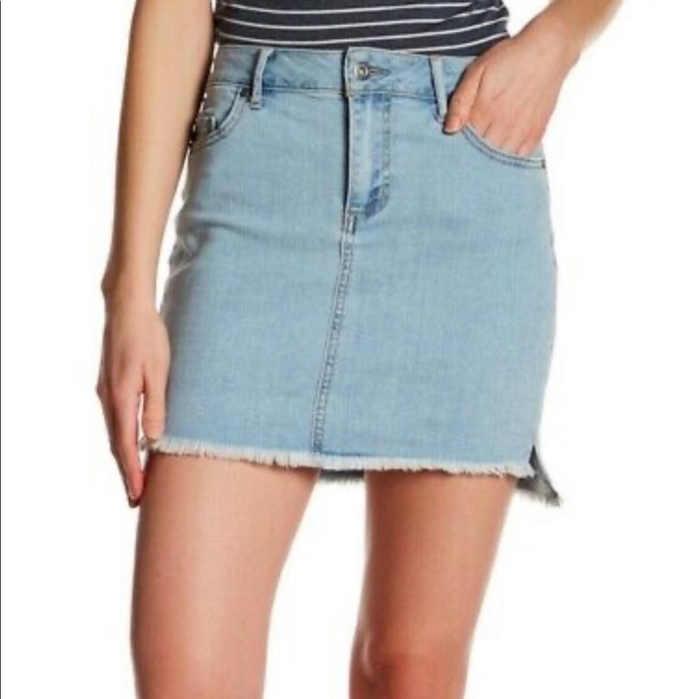 NWOT Melrose and Market Light Wash Denim Skirt